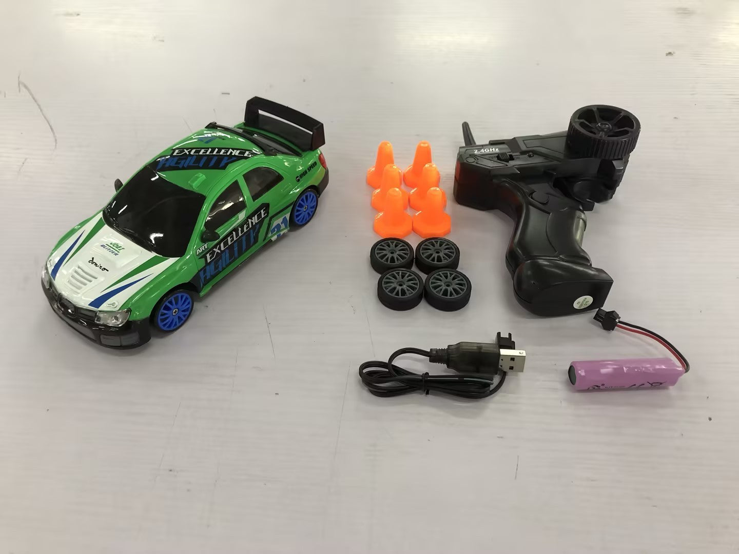 RC Drift Car 1:24 – Viteză și Drift